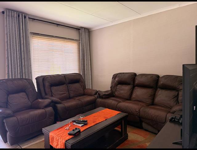3 BEDROOM HOUSE FOR SALE IN WATERKLOOF EAST